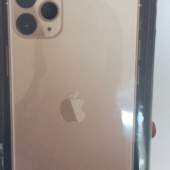 iPhone 11 pro max Gold 512GB - Picture 3 of 8